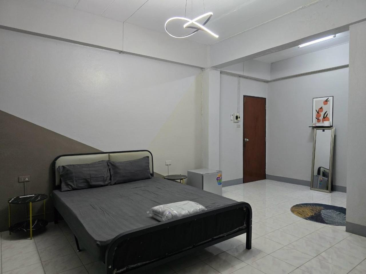 Srinn House, Hotel