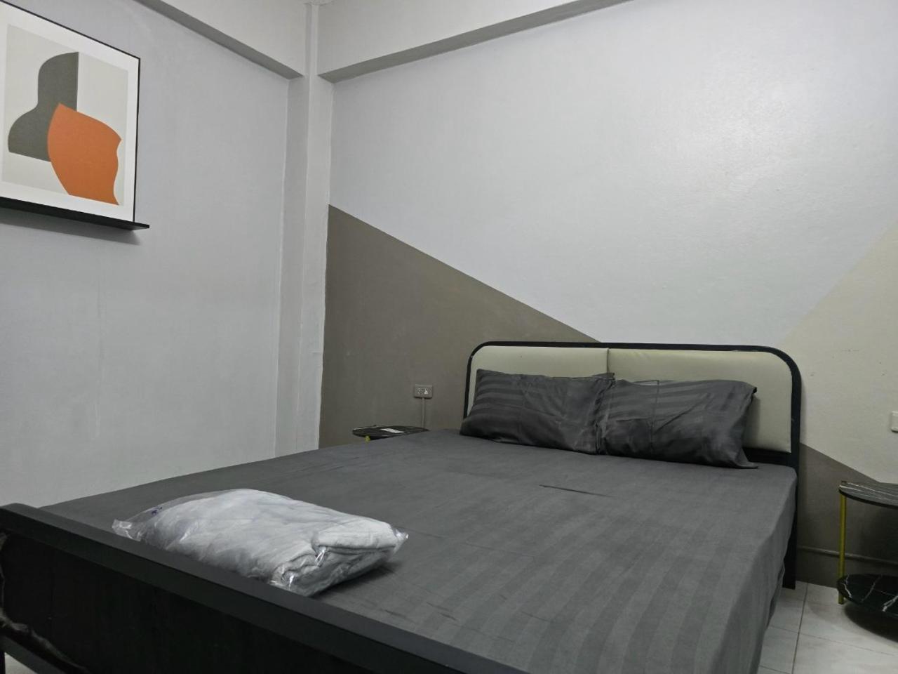 Srinn House, Hotel
